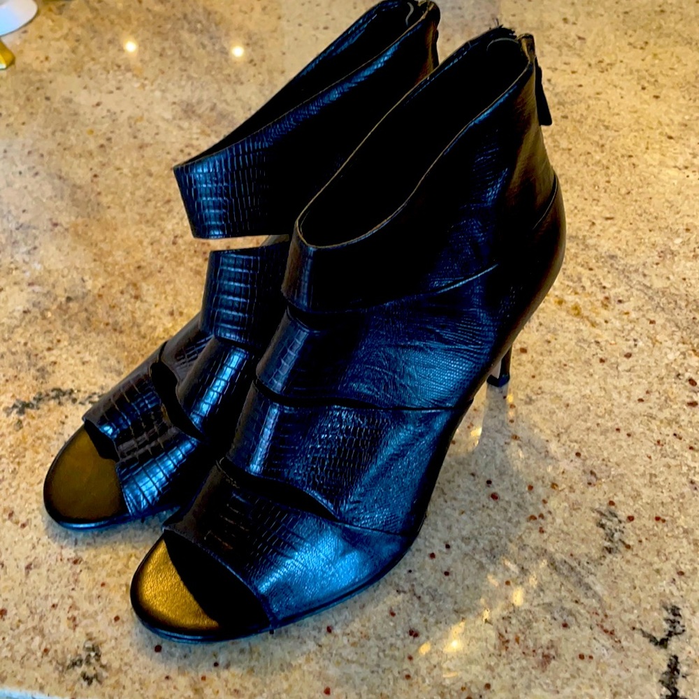 Cole Haan SZ 9.5B leather heels